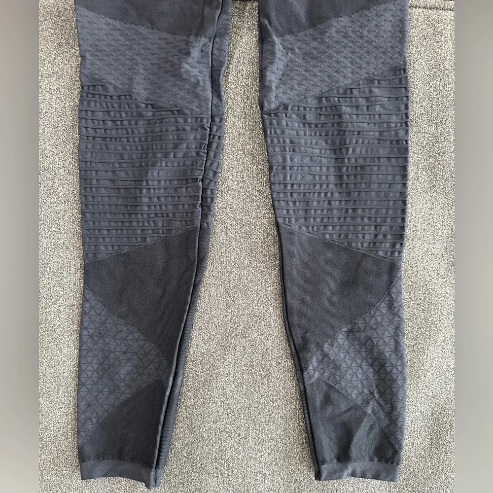 SPANX Leggings Size Large Great condition - Picture 3 of 4